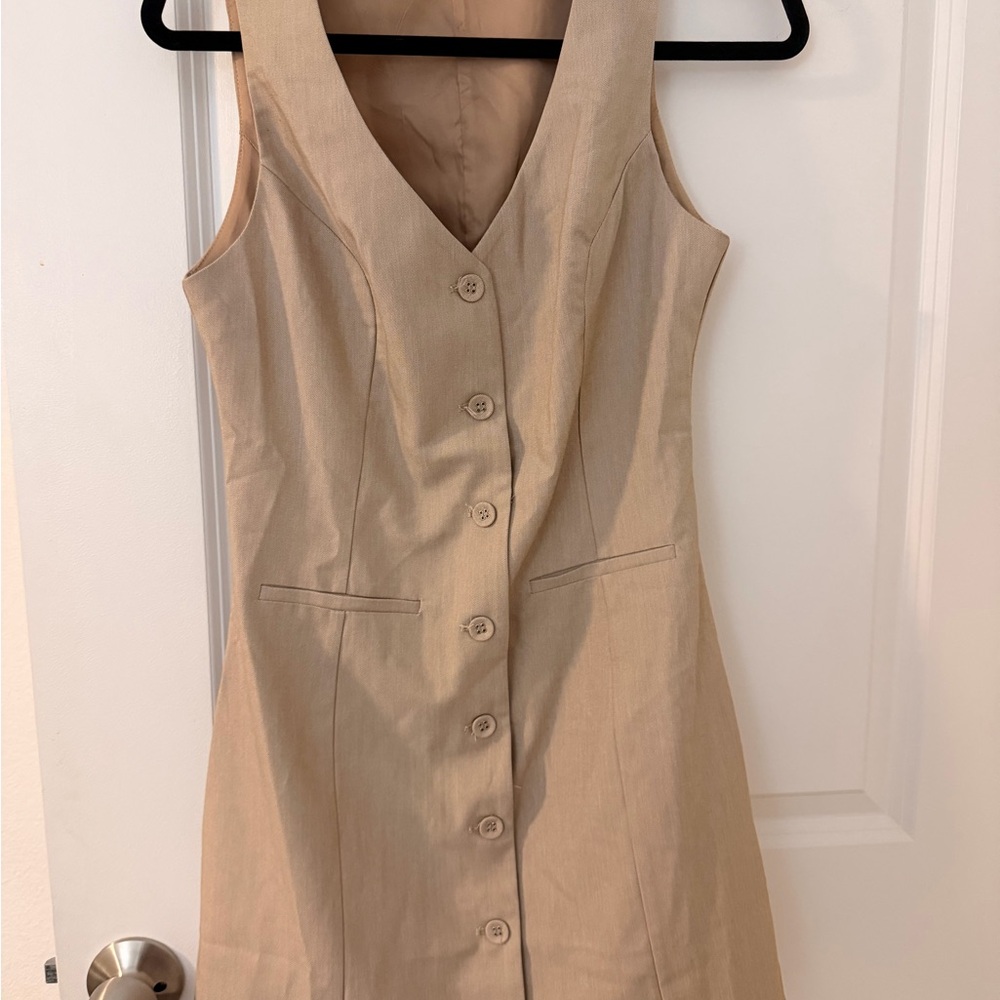 VICI Beige Button Front Vest Mini Dress Size Small Tailored Sleeveless Neutral